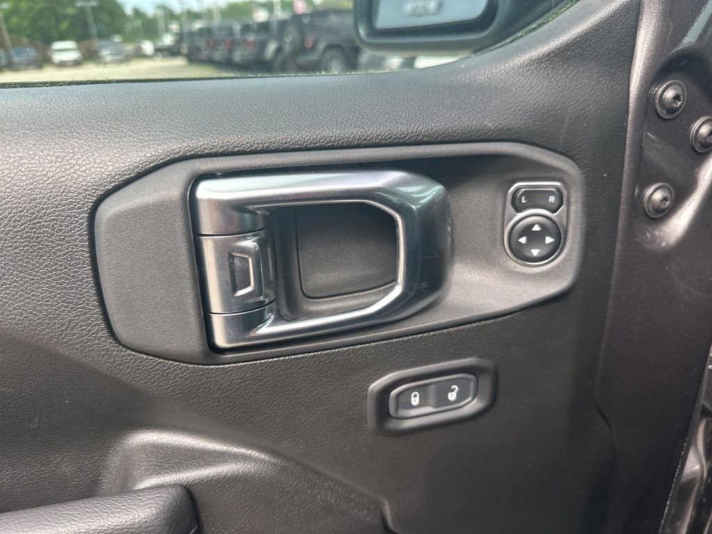 New 2025 Jeep Gladiator Willys image 12