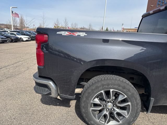 Used 2023 Chevrolet Silverado 1500 LT AWD/4WD image 9