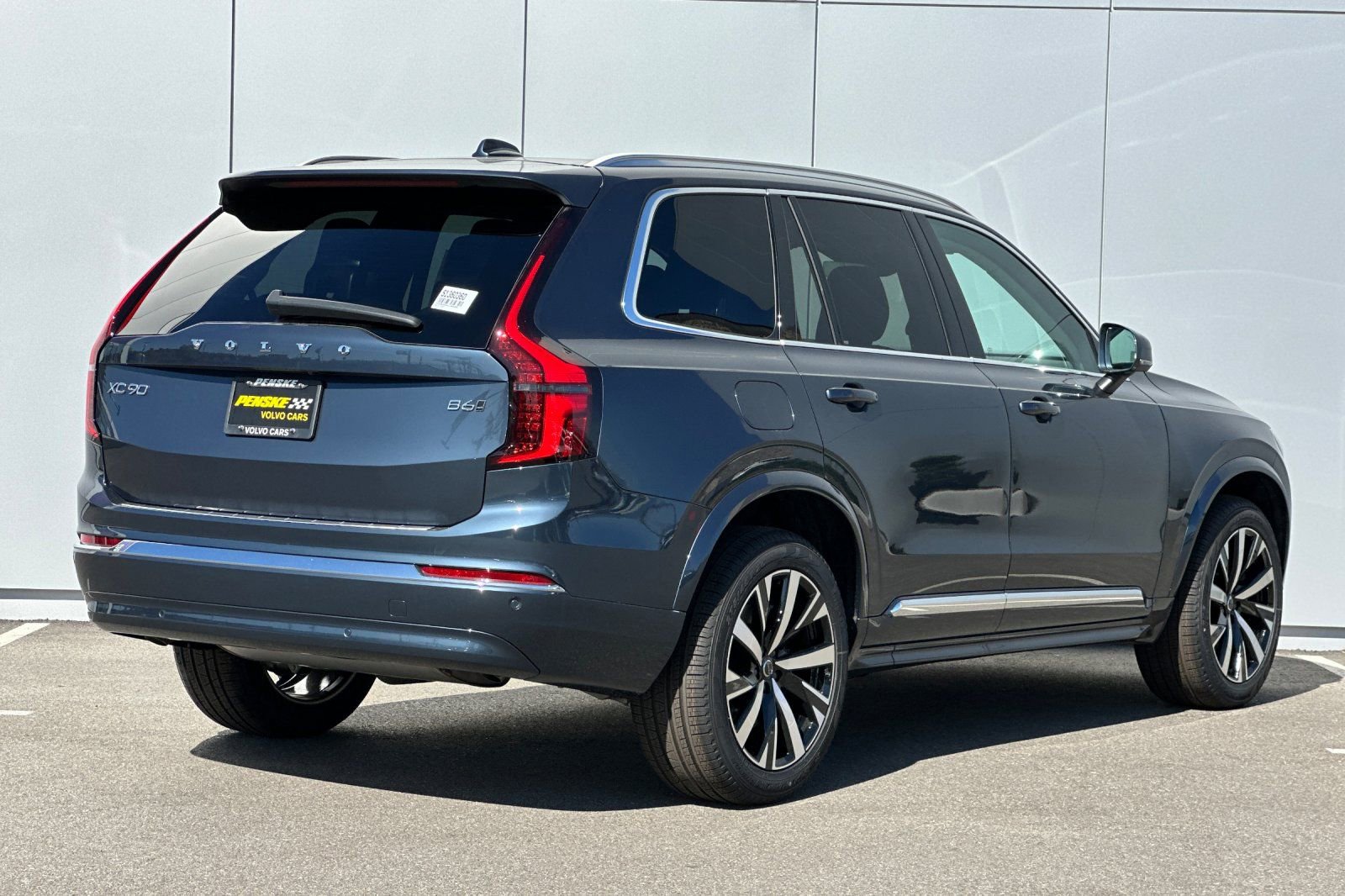 New 2025 Volvo XC90 B6 Core w/ Protection Package Premier AWD/4WD image 5