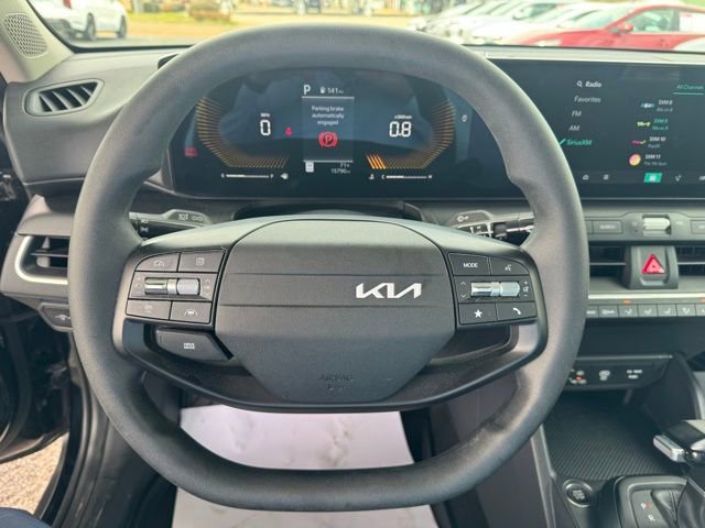Used 2025 Kia K4 LXS image 12