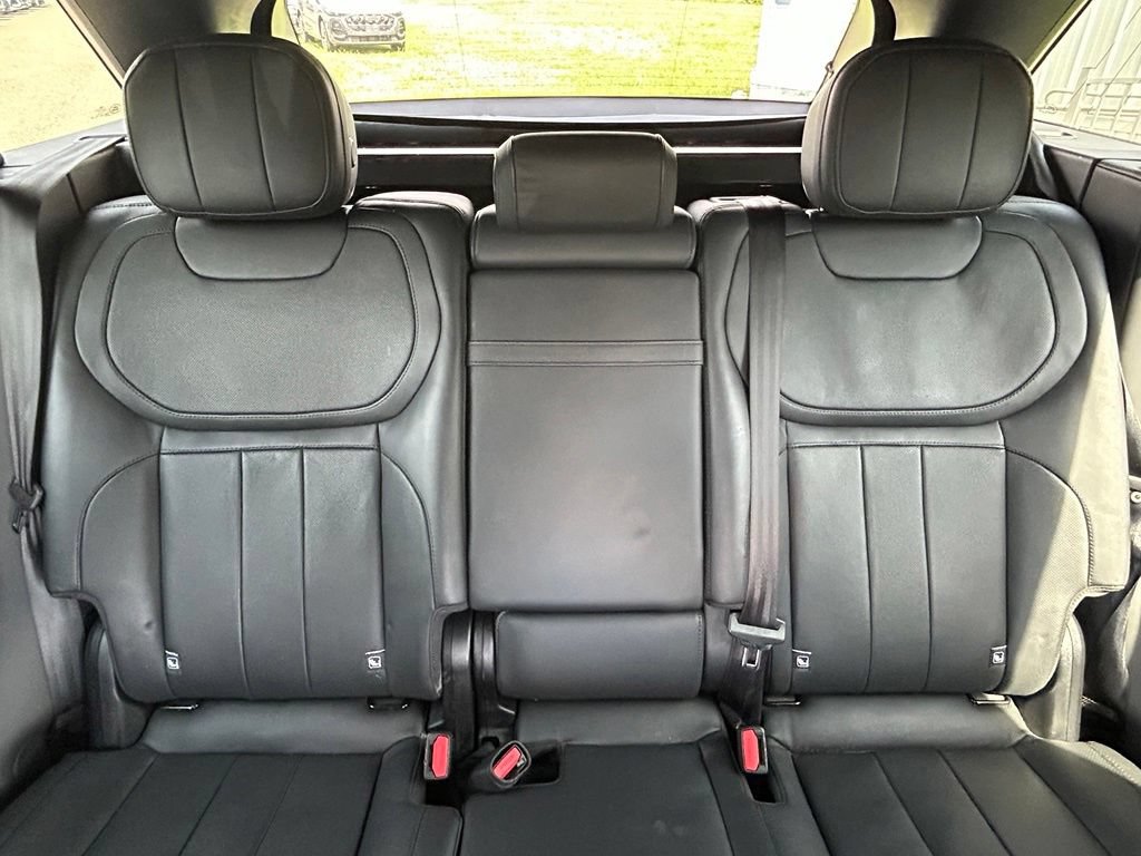 Used 2025 Land Rover Range Rover Sport SE AWD/4WD image 13