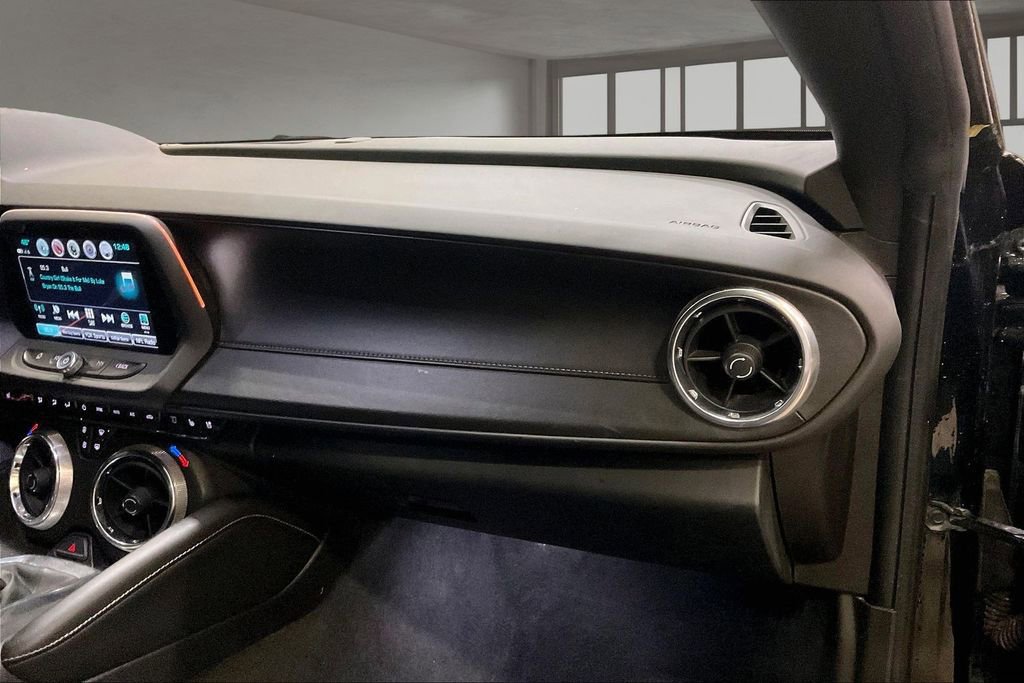 Used 2017 Chevrolet Camaro SS image 15