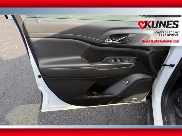 Used 2023 GMC Acadia SLT image 17