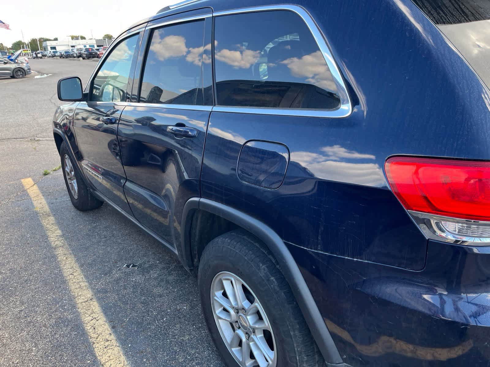 Used 2018 Jeep Grand Cherokee Laredo AWD/4WD image 11