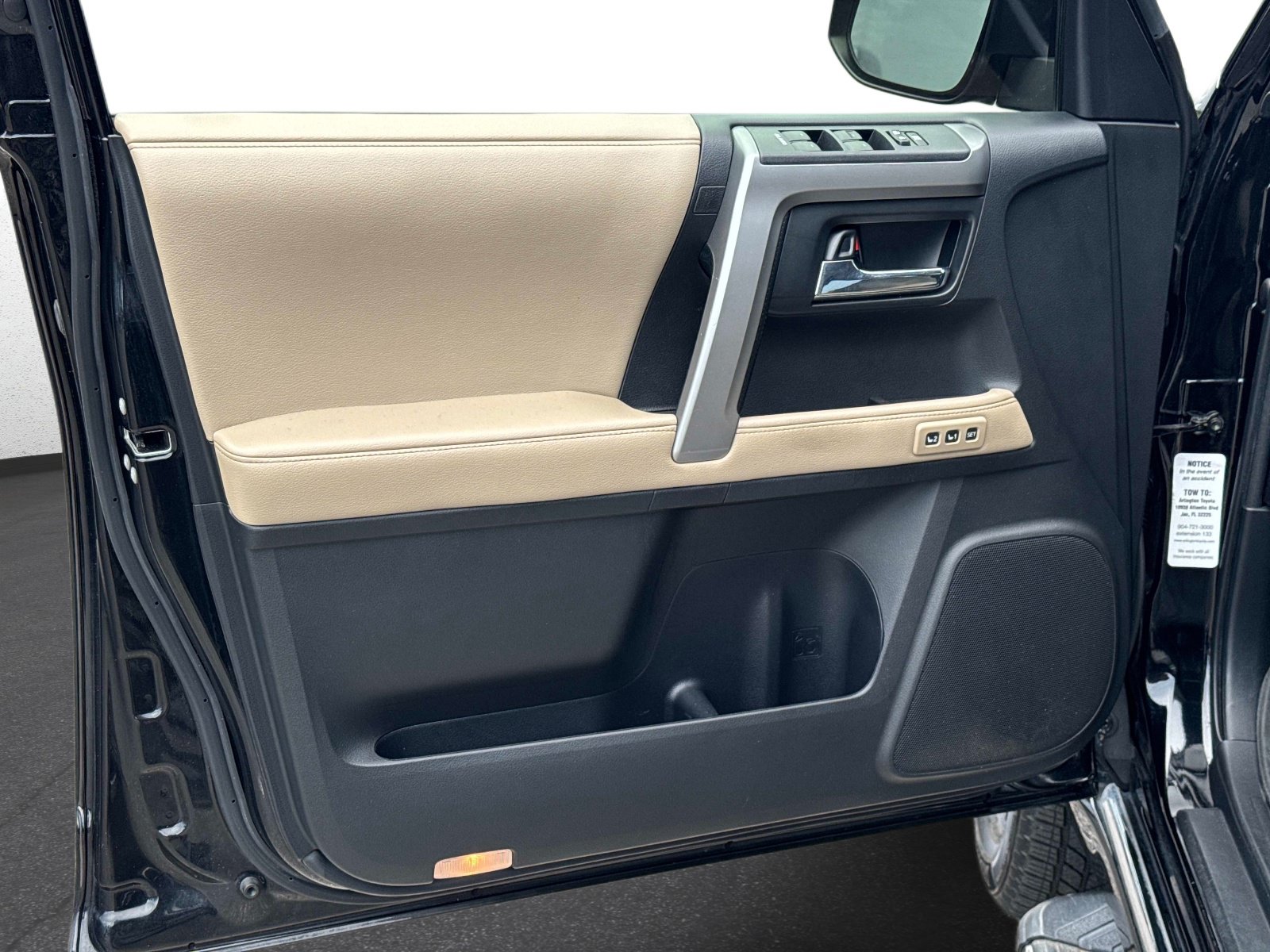 Used 2017 Toyota 4Runner Limited AWD/4WD image 19