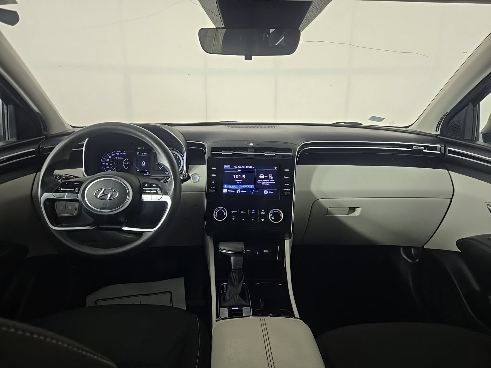 Used 2023 Hyundai Tucson SEL FWD image 9