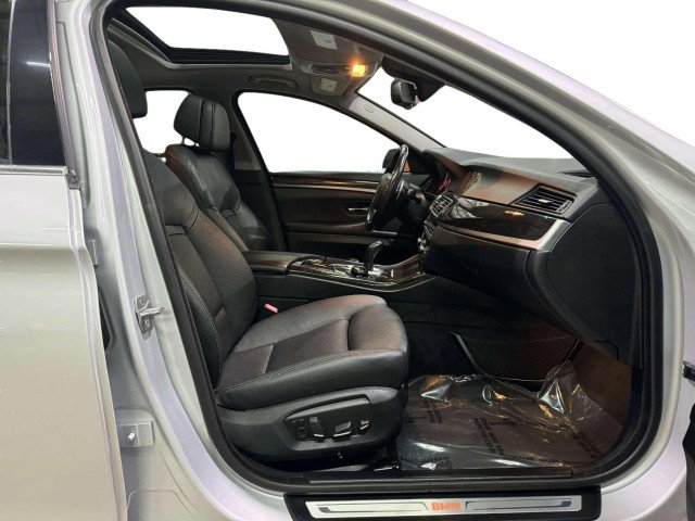 Used 2014 BMW 550i xDrive Sedan AWD/4WD image 39