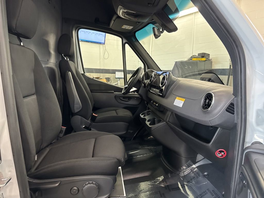 New 2025 Mercedes-Benz Sprinter 4500 image 13