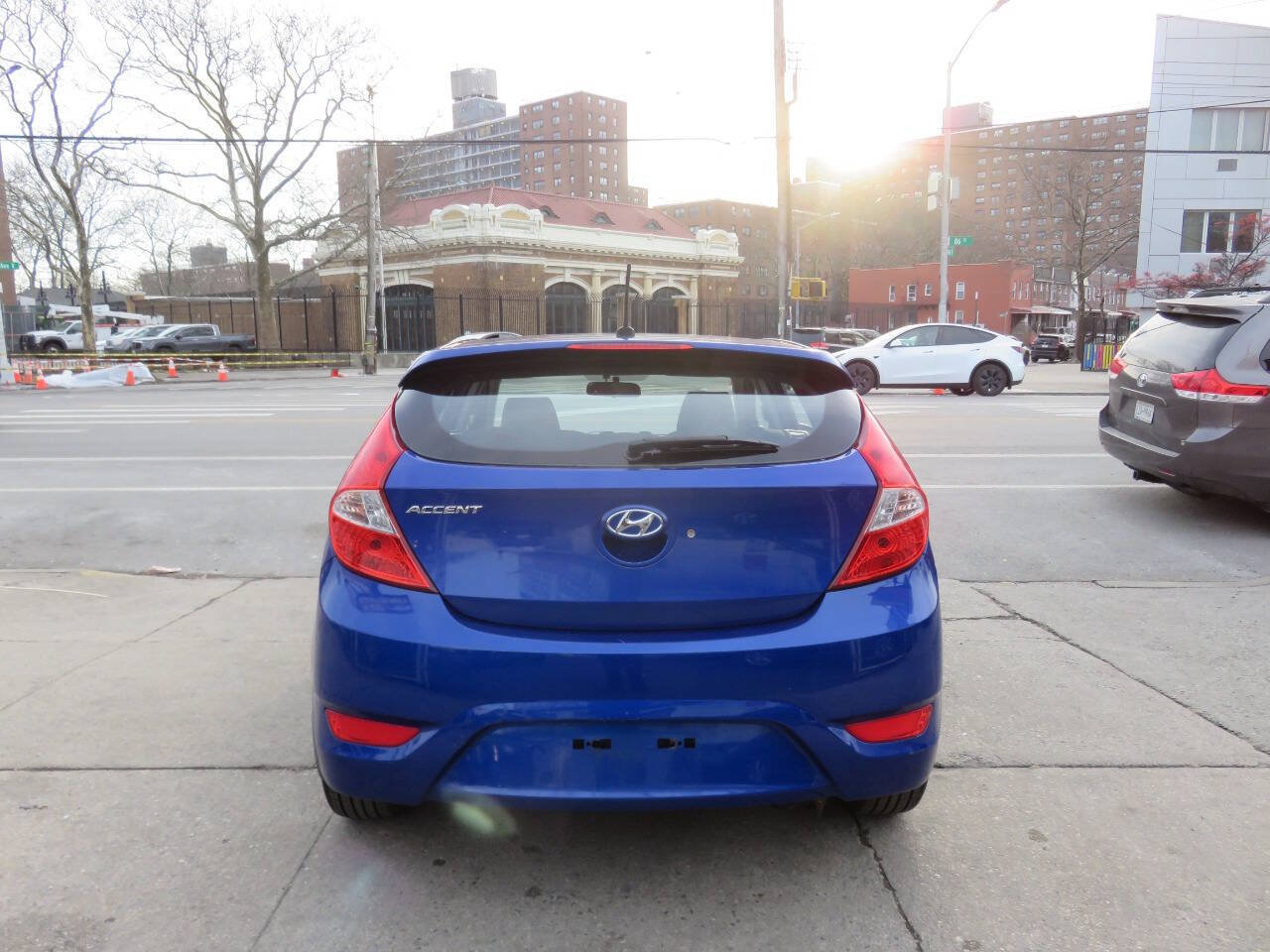 Used 2014 Hyundai Accent SE w/ Option Group 3 FWD image 8