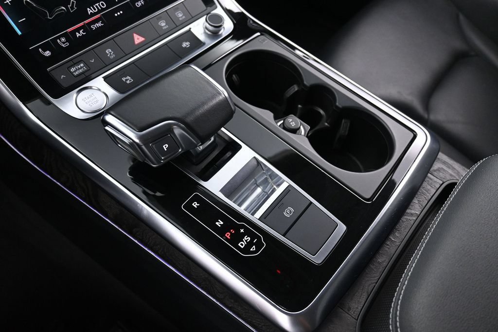 Used 2020 Audi Q8 Premium Plus w/ Premium Plus Package AWD/4WD image 38