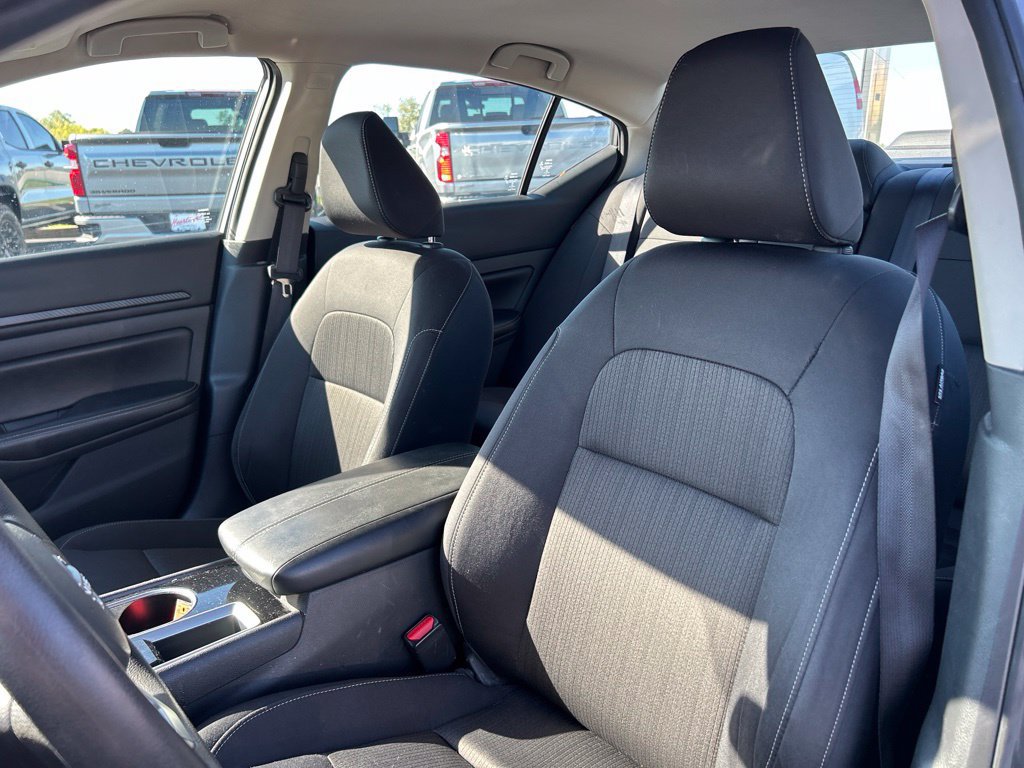 Used 2024 Nissan Altima 2.5 SV FWD image 15