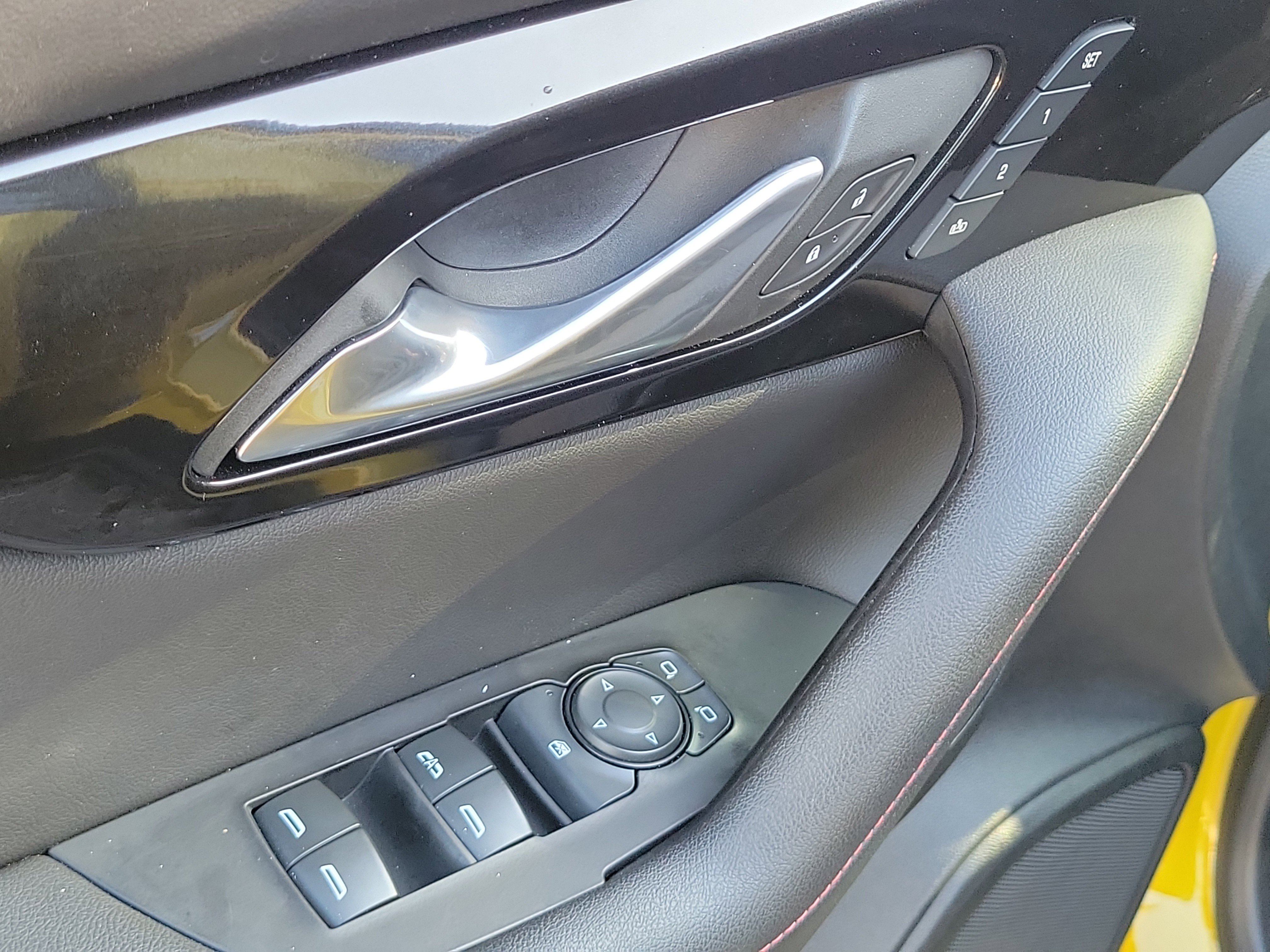 Used 2022 Chevrolet Blazer RS w/ Enhanced Convenience Package FWD image 18
