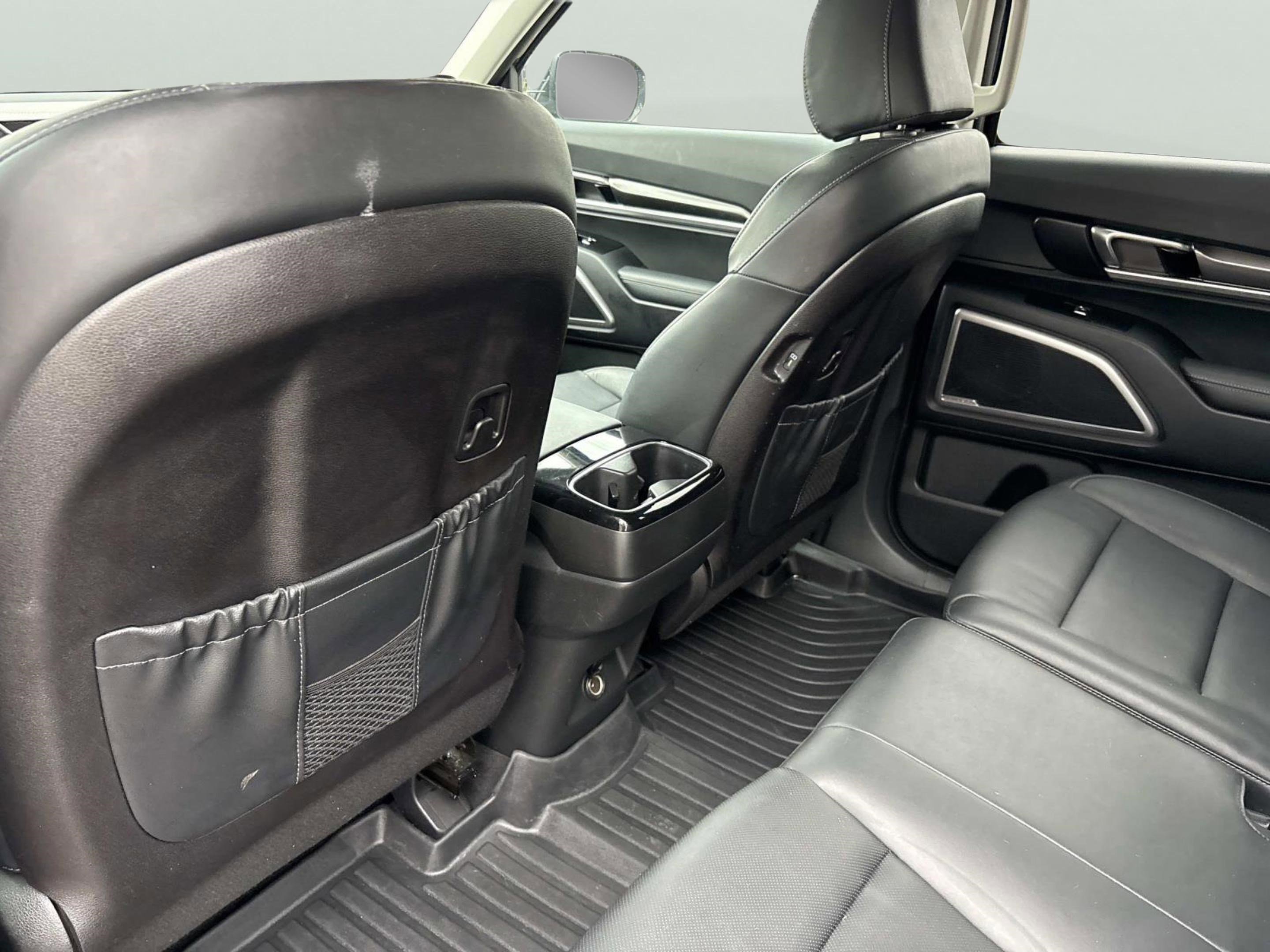 Used 2023 Kia Telluride LX image 16