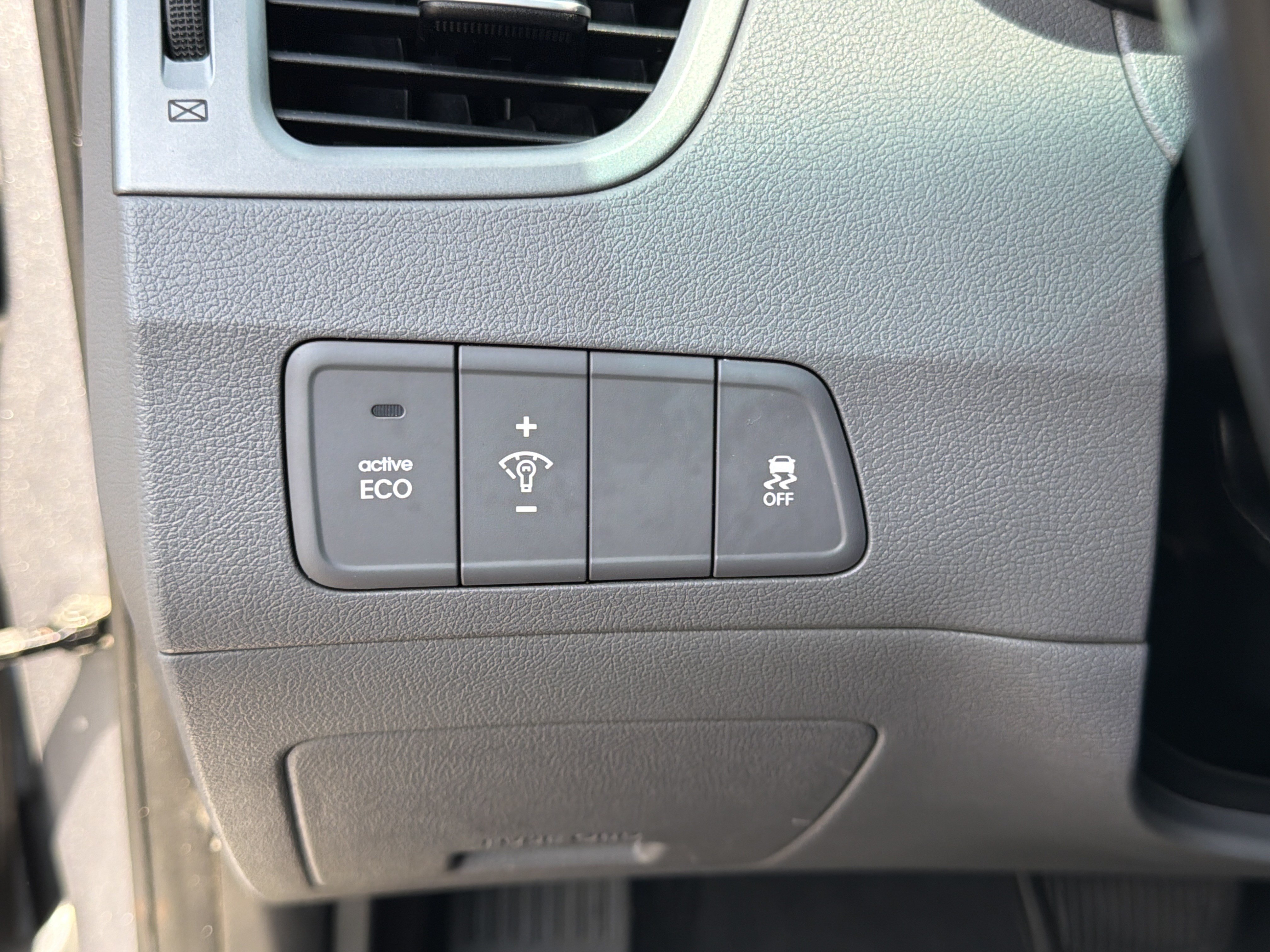 Used 2014 Hyundai Elantra Limited w/ Option Group 03 FWD image 36