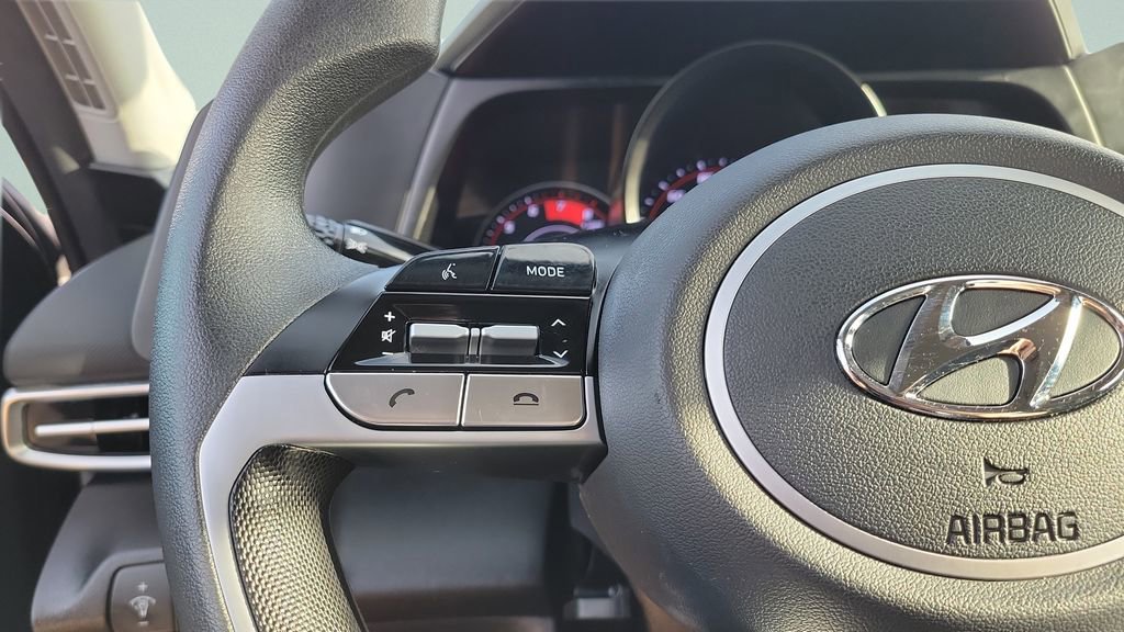 Used 2023 Hyundai Elantra SEL image 25