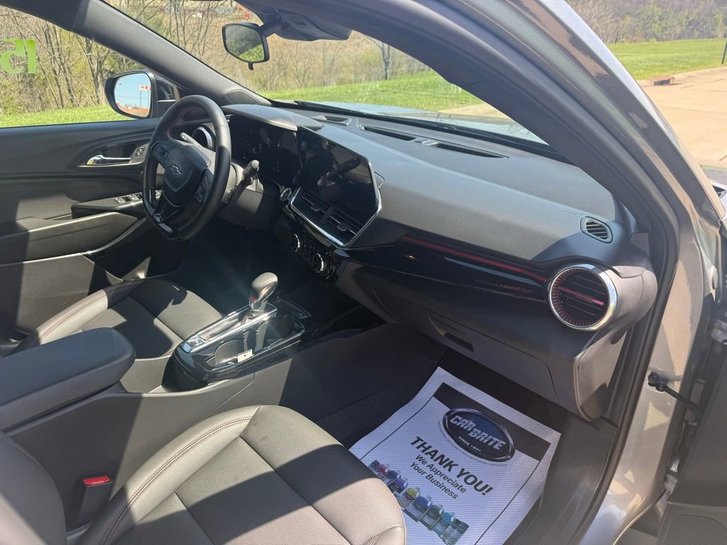 Used 2025 Chevrolet Trax RS w/ Driver Confidence Package image 23