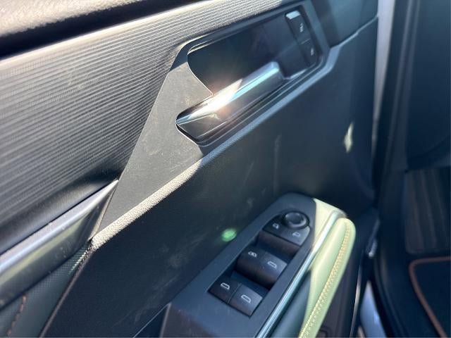 New 2026 GMC Acadia AT4 w/ Luxury Package AWD/4WD image 16