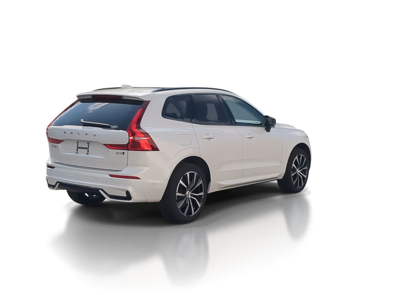 Used 2025 Volvo XC60 B5 Plus w/ Protection Package Premier AWD/4WD image 8
