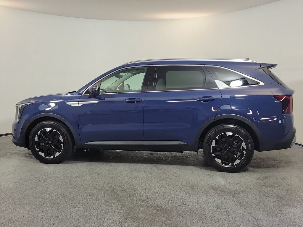 Used 2024 Kia Sorento S w/ Panoramic Sunroof Package FWD image 4