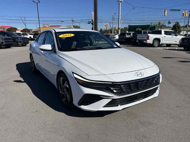 Certified 2025 Hyundai Elantra SEL FWD image 7