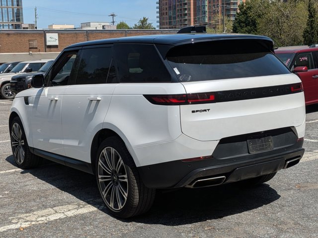 Used 2024 Land Rover Range Rover Sport SE image 7