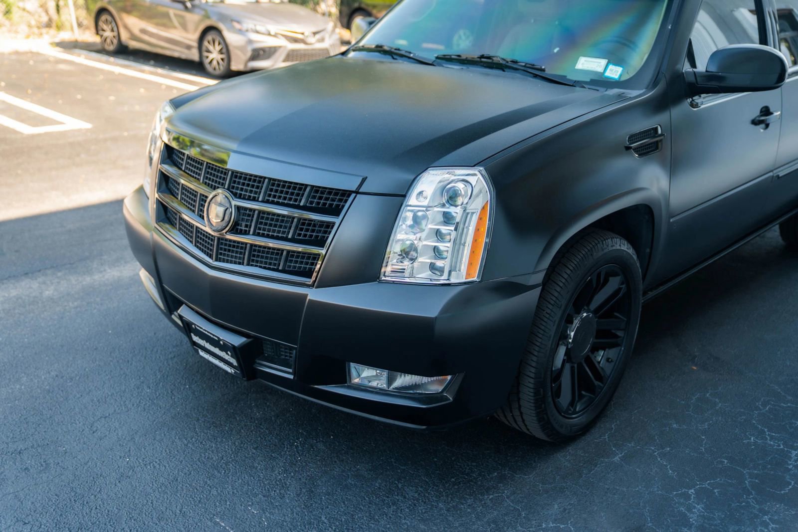 Used 2014 Cadillac Escalade ESV Premium AWD/4WD image 5