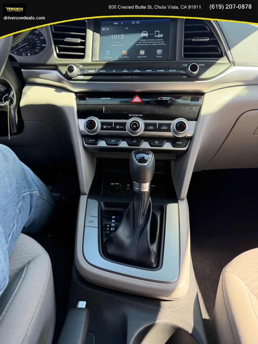 Used 2020 Hyundai Elantra SEL FWD image 17