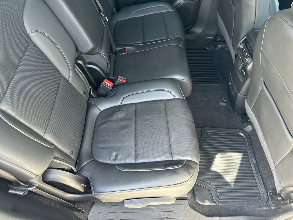 Used 2023 GMC Acadia SLT image 17