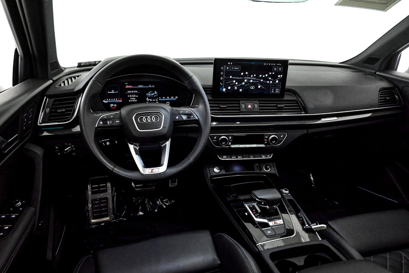 Used 2025 Audi SQ5 Premium Plus w/ Premium Plus Package image 4