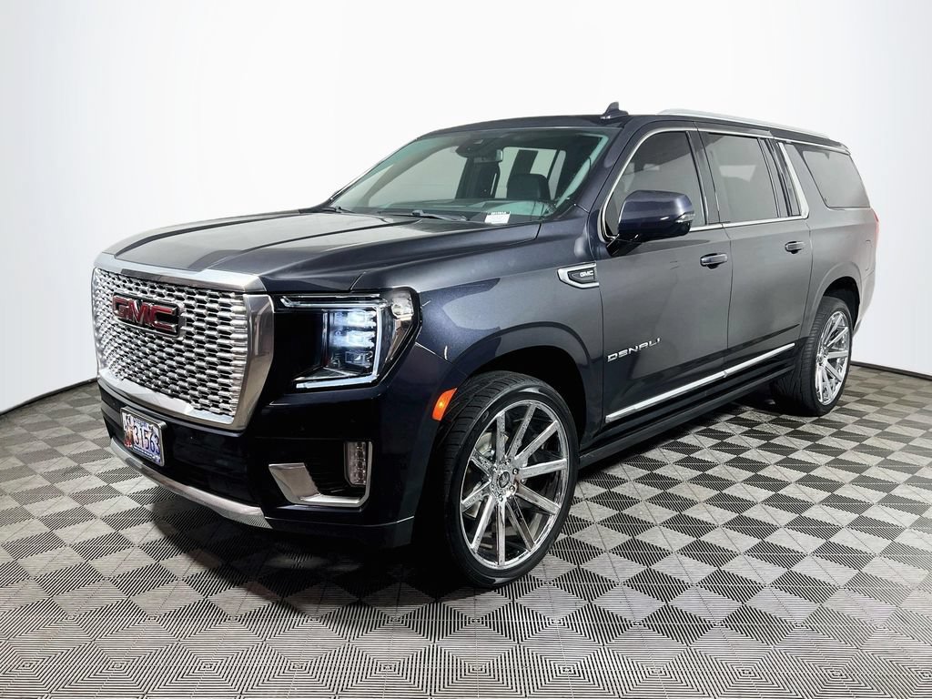 Used 2023 GMC Yukon XL Denali AWD/4WD image 3