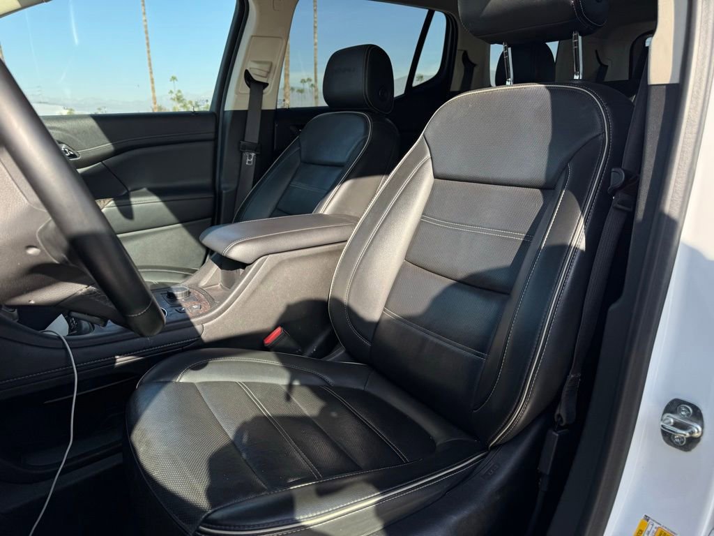 Used 2023 GMC Acadia Denali image 5