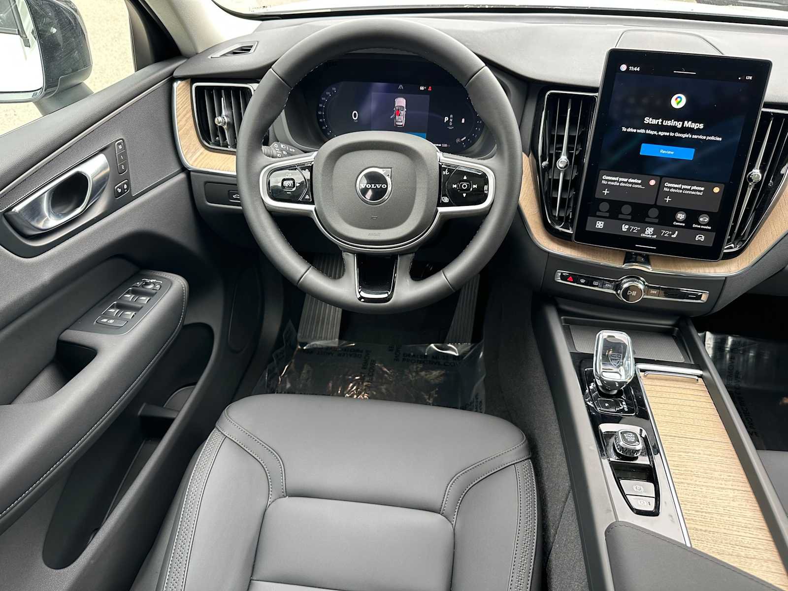 Used 2026 Volvo XC60 B5 Plus w/ Climate Package AWD/4WD image 17