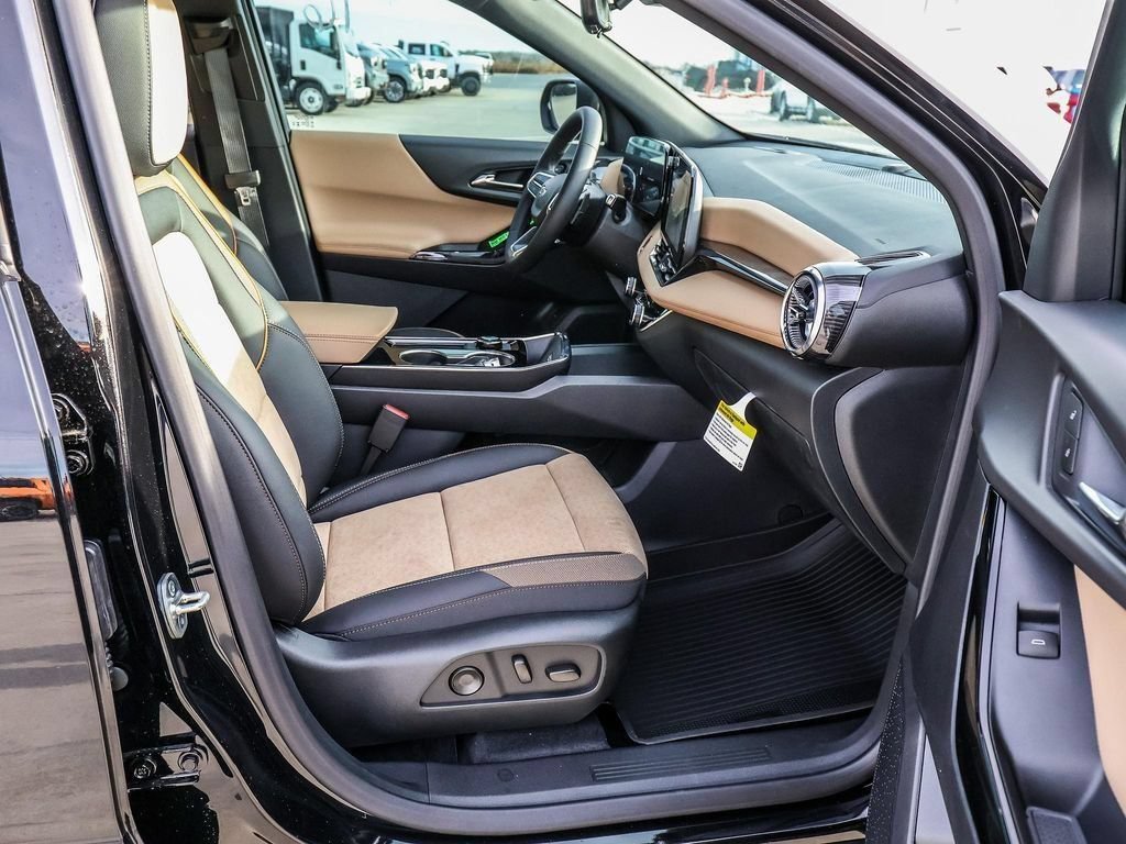 New 2026 Chevrolet Equinox ACTIV w/ Convenience Package III AWD/4WD image 74