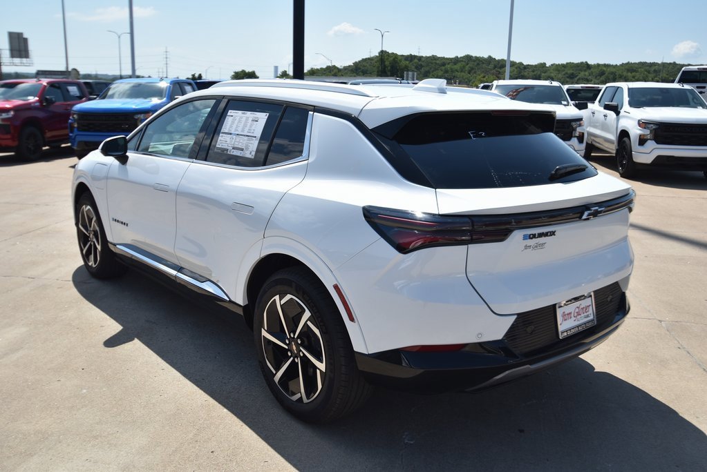 New 2025 Chevrolet Equinox EV LT image 6