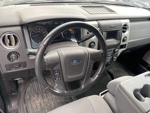 Used 2013 Ford F150 XLT w/ XTR Pkg image 2