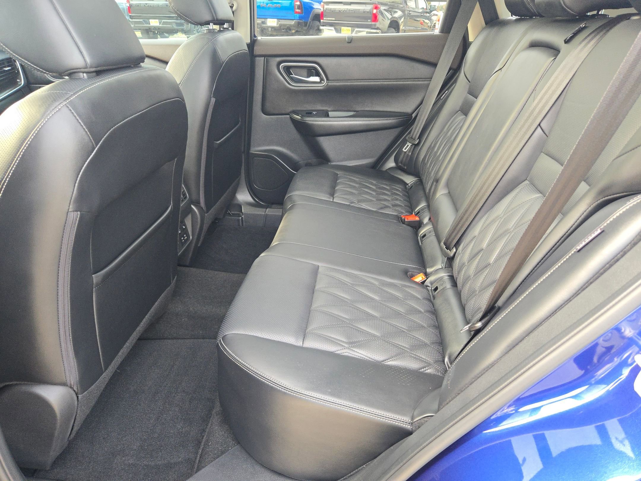 Used 2021 Nissan Rogue Platinum image 14