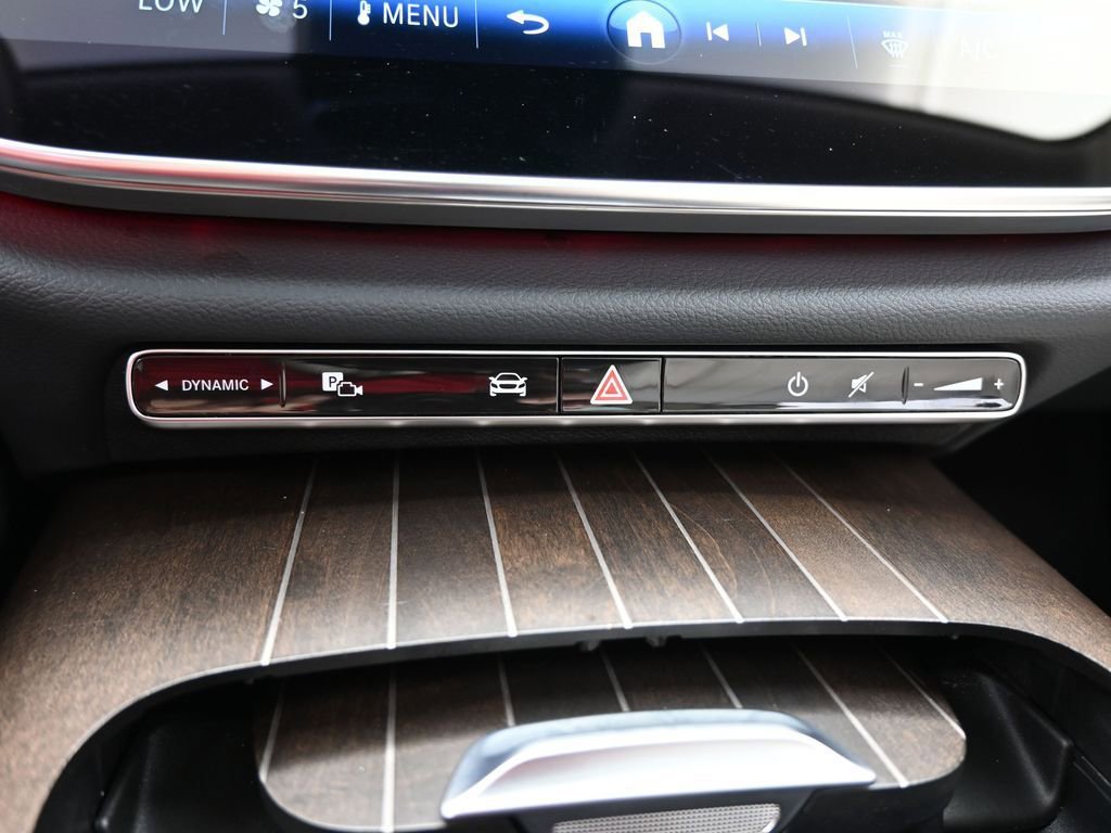 Used 2025 Mercedes-Benz E 350 4MATIC Sedan image 29