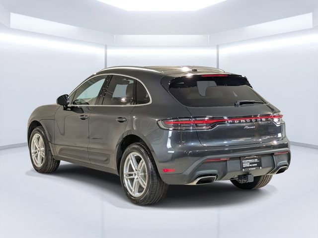 Certified 2025 Porsche Macan image 3