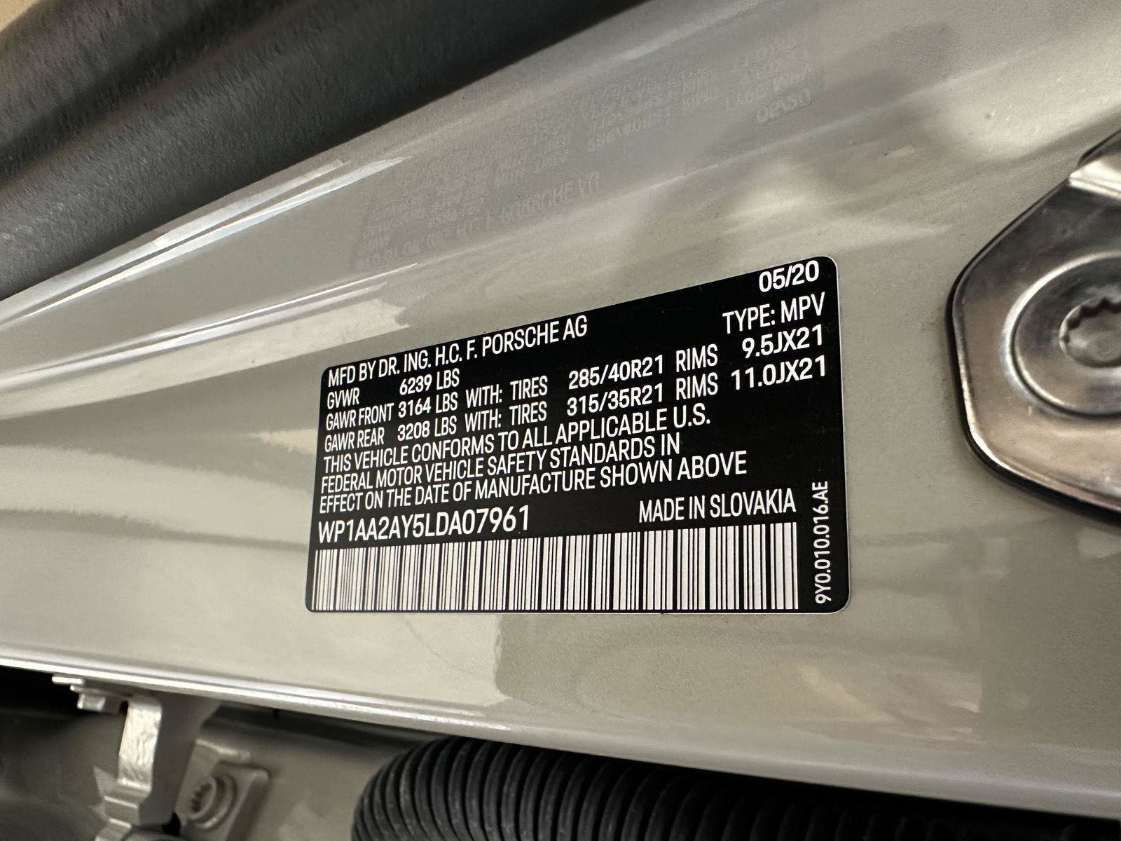 Used 2020 Porsche Cayenne AWD/4WD image 18