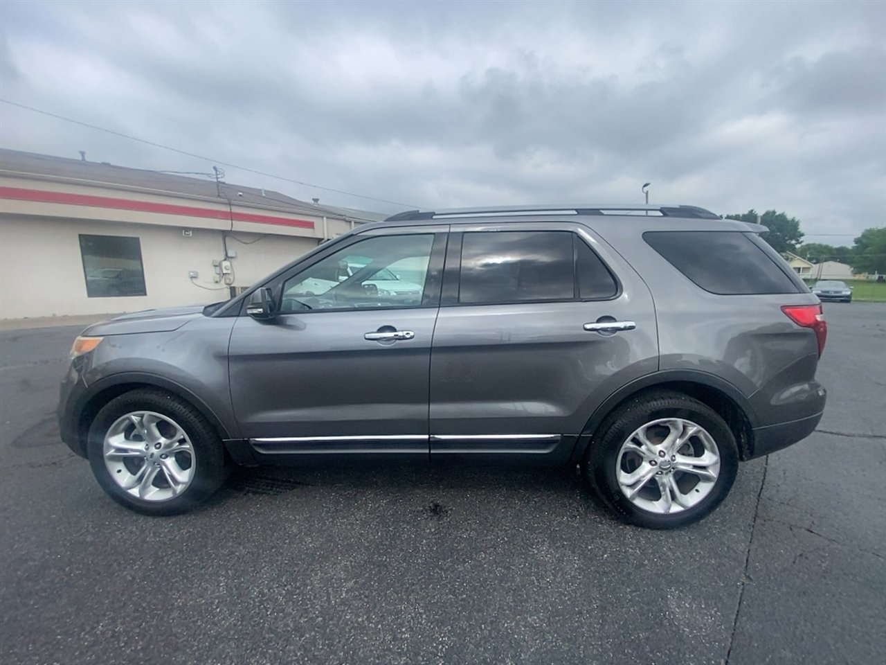 Used 2014 Ford Explorer Limited image 8