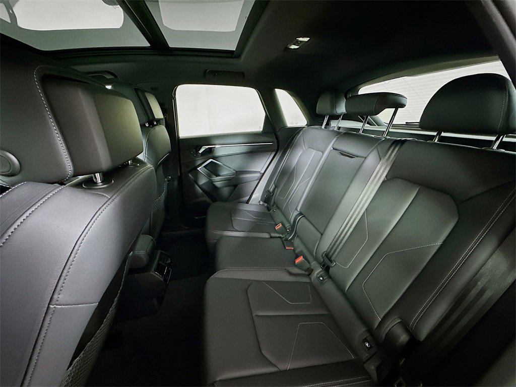 New 2025 Audi Q3 2.0T Premium image 17