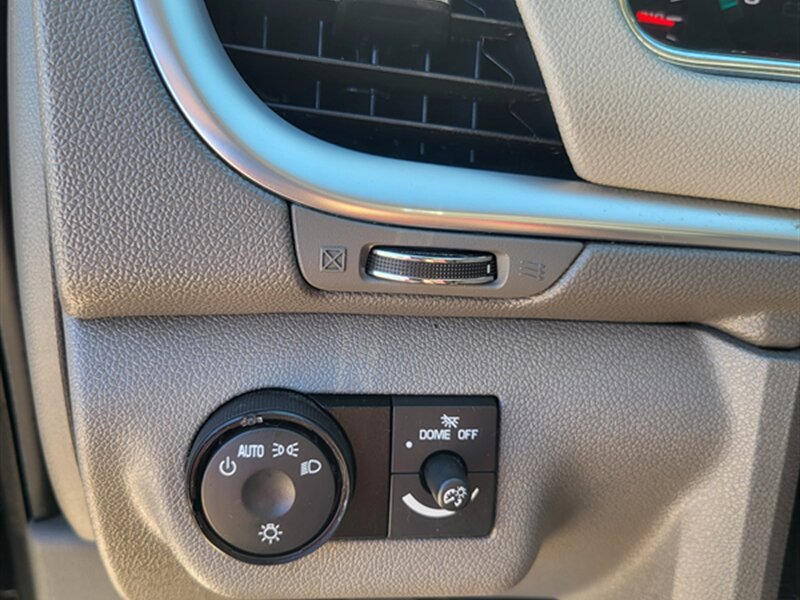 Used 2015 Chevrolet Traverse LS FWD image 18