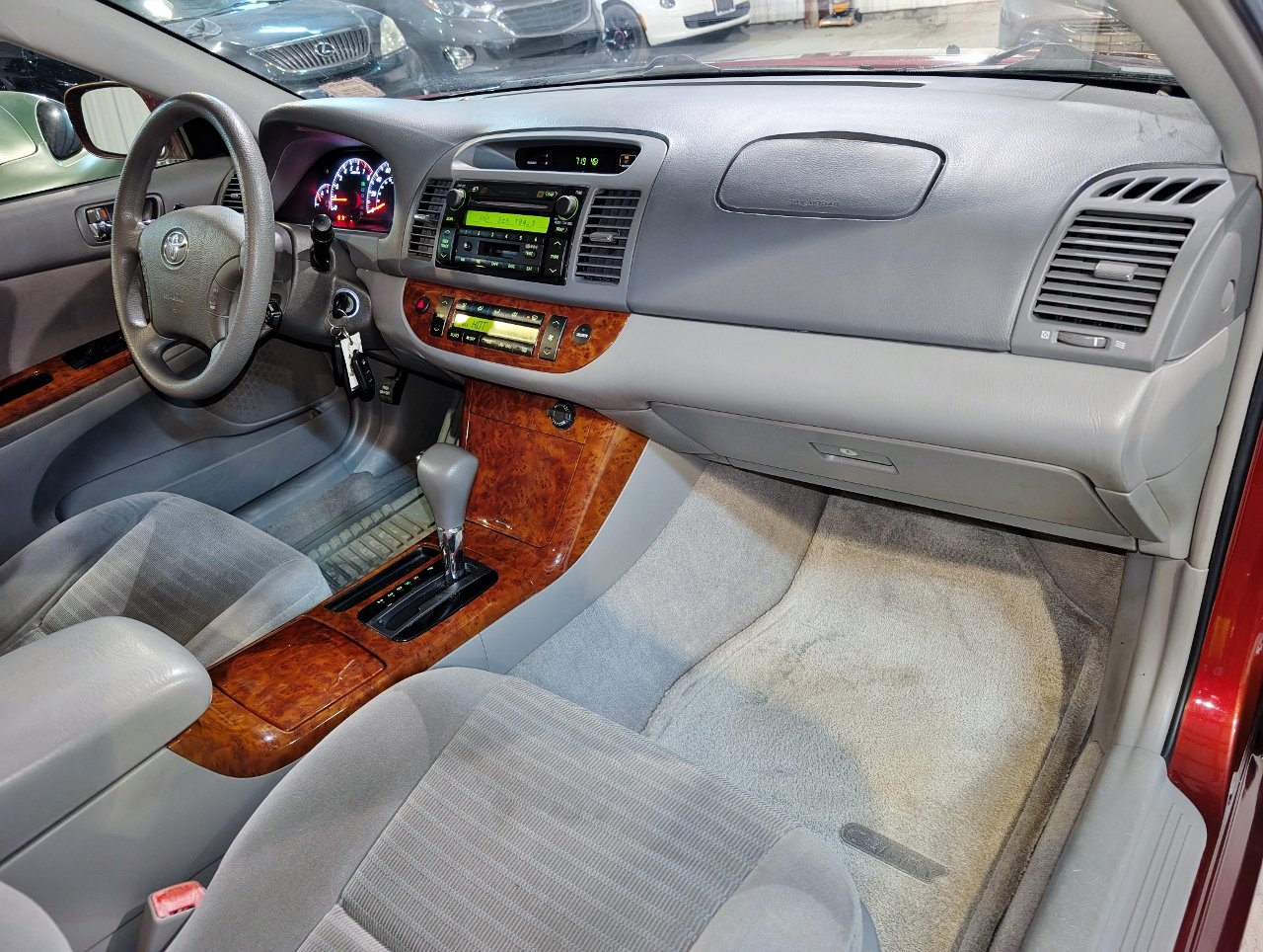 Used 2005 Toyota Camry XLE FWD image 26