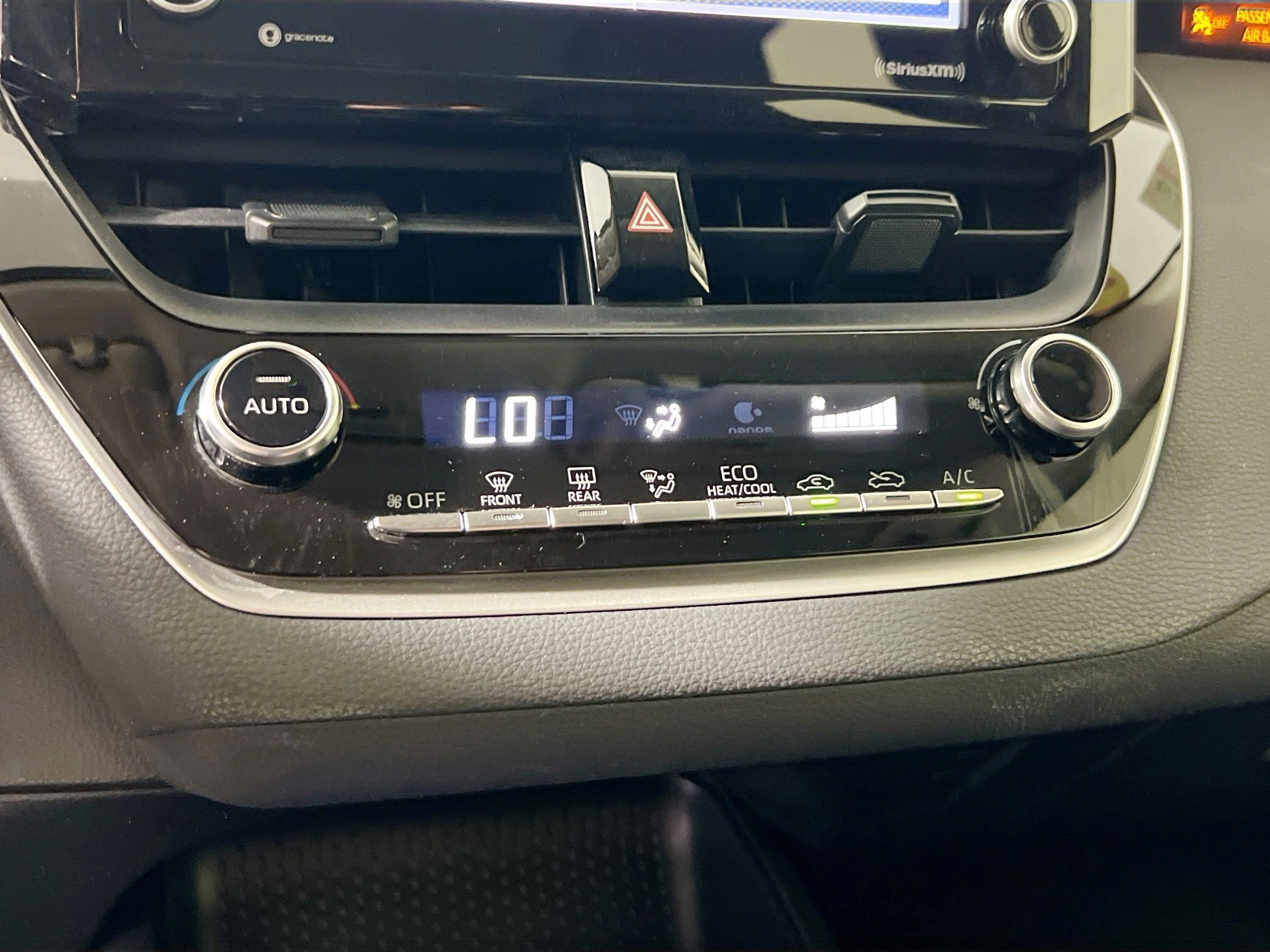 Used 2022 Toyota Corolla LE FWD image 25