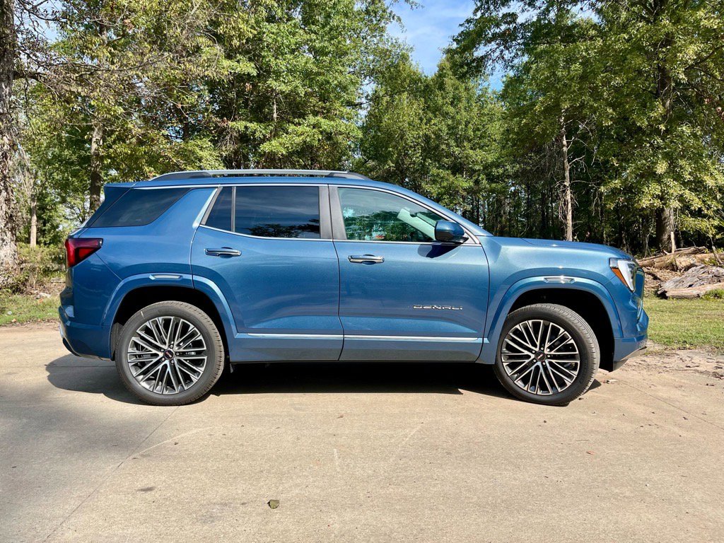 New 2026 GMC Terrain Denali w/ LPO, Floor Liner Package image 5