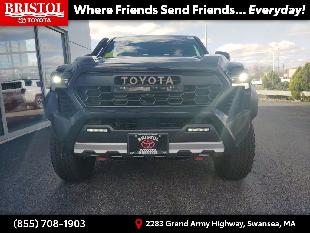 Used 2025 Toyota Tacoma Trailhunter image 39