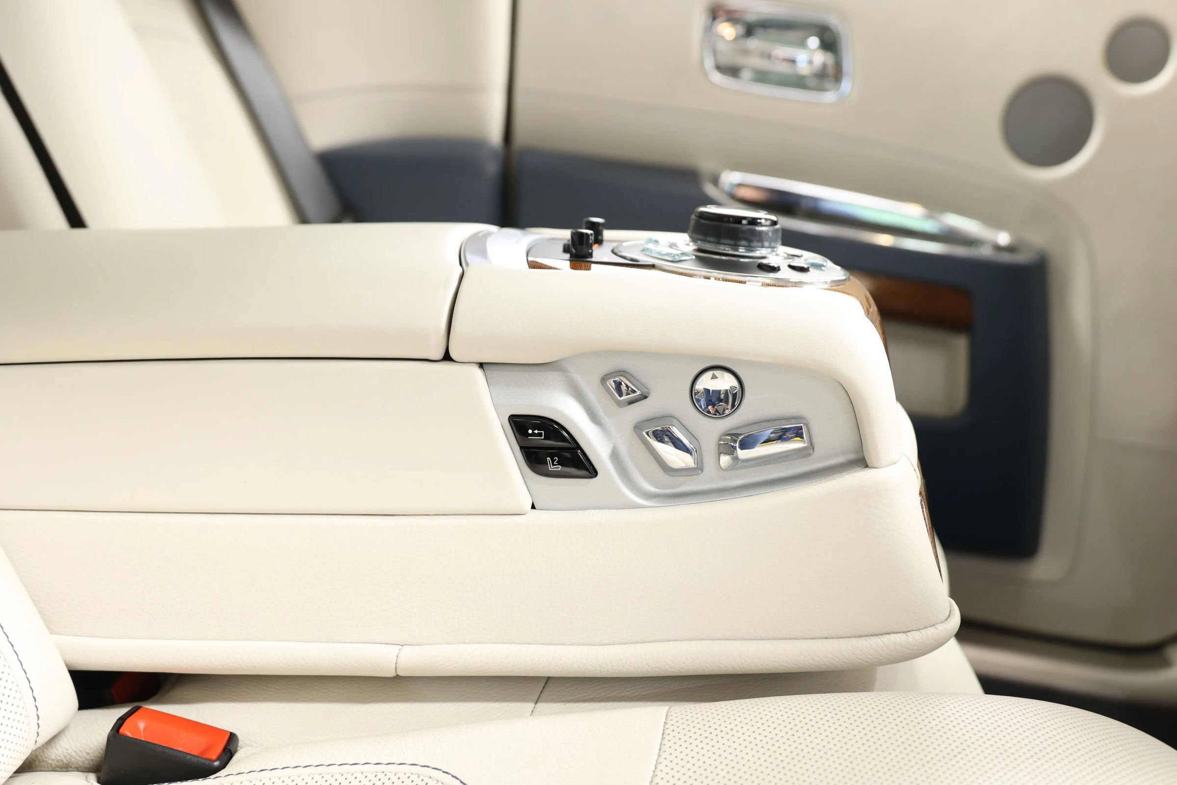 Used 2011 Rolls-Royce Ghost image 78