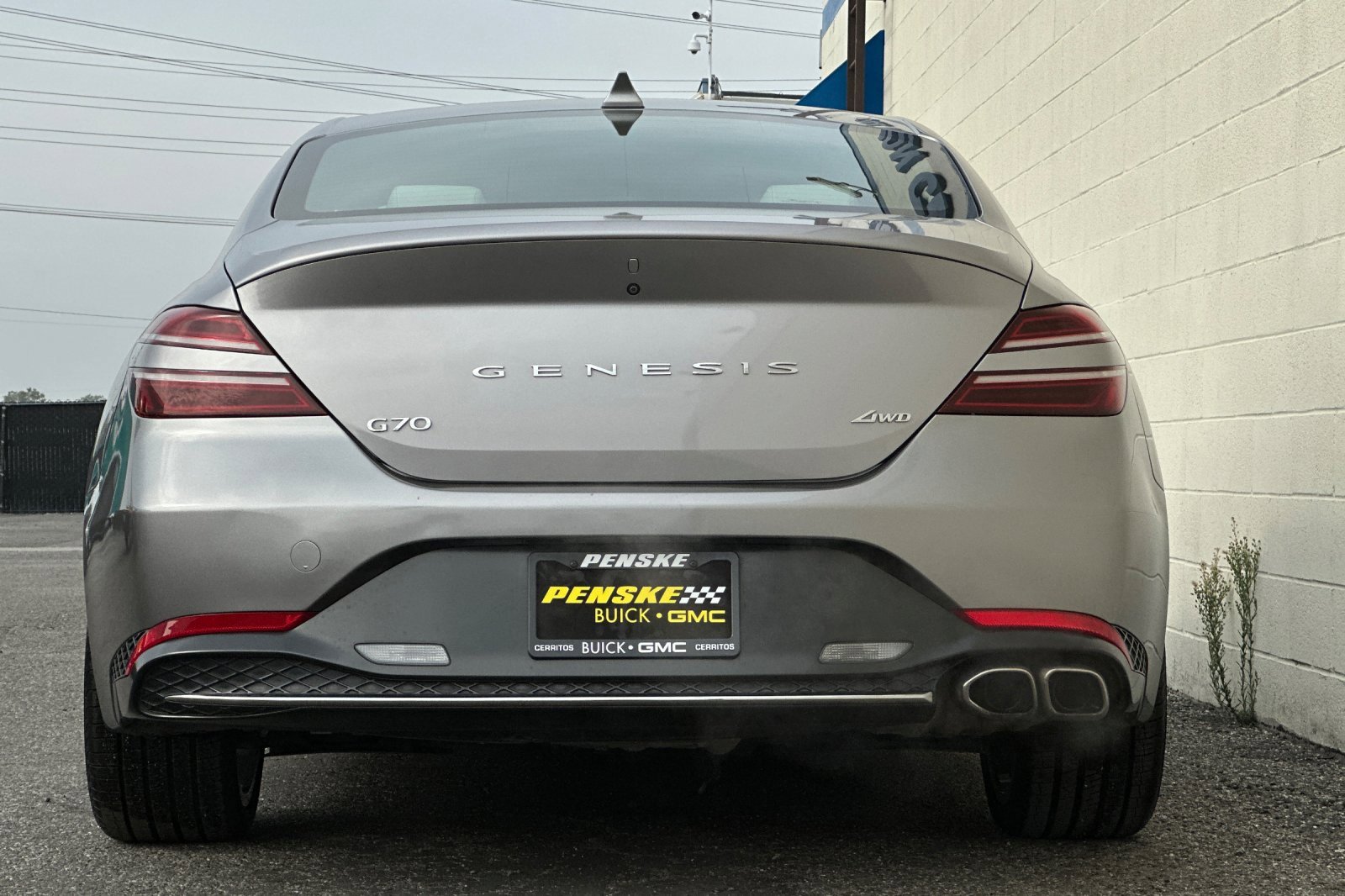 Used 2023 Genesis G70 2.0T image 5