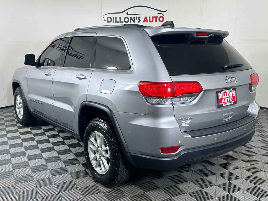 Used 2018 Jeep Grand Cherokee Laredo AWD/4WD image 4