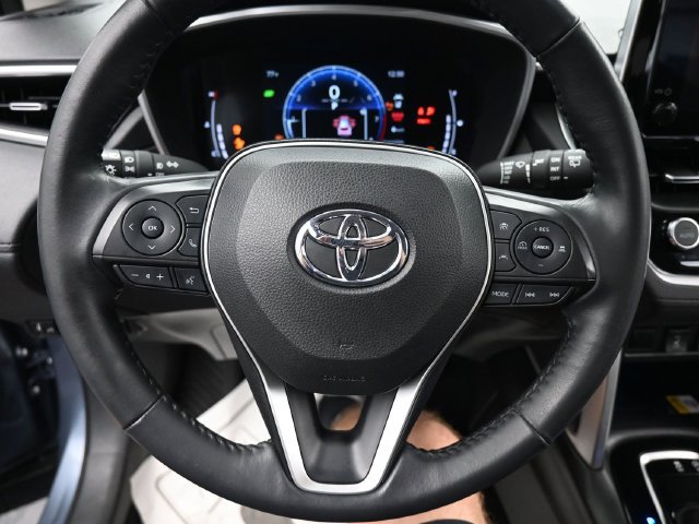 Used 2023 Toyota Corolla Cross XLE w/ Convenience Package FWD image 26